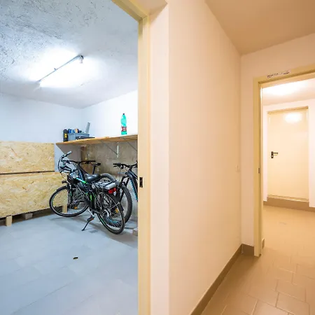 公寓 Casa Silvia In 利维尼奥